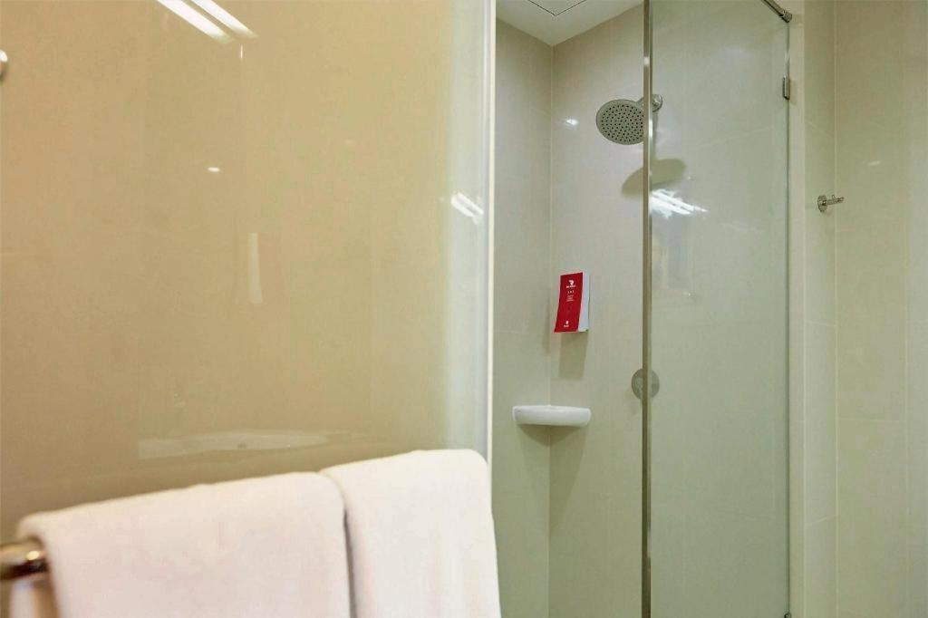 Hotel Monoloog Pasar Baru 3*