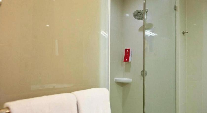 Monoloog Pasar Baru Hotel Jakarta