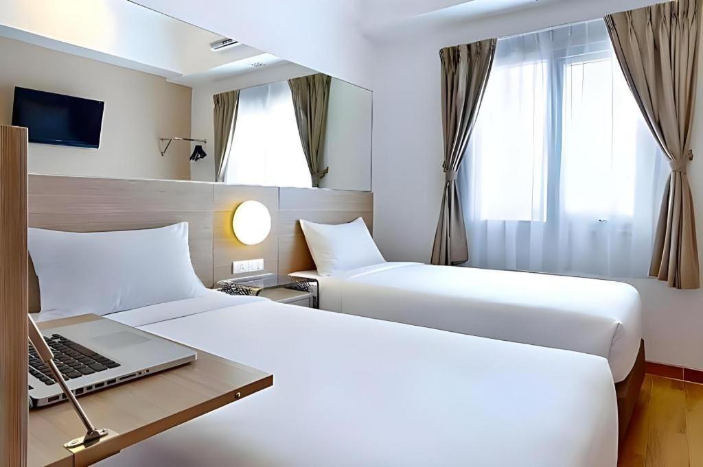 Monoloog Pasar Baru Hotel Jakarta
