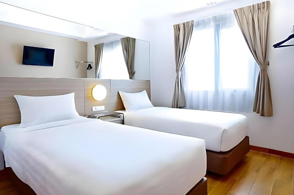 Monoloog Pasar Baru Hotel